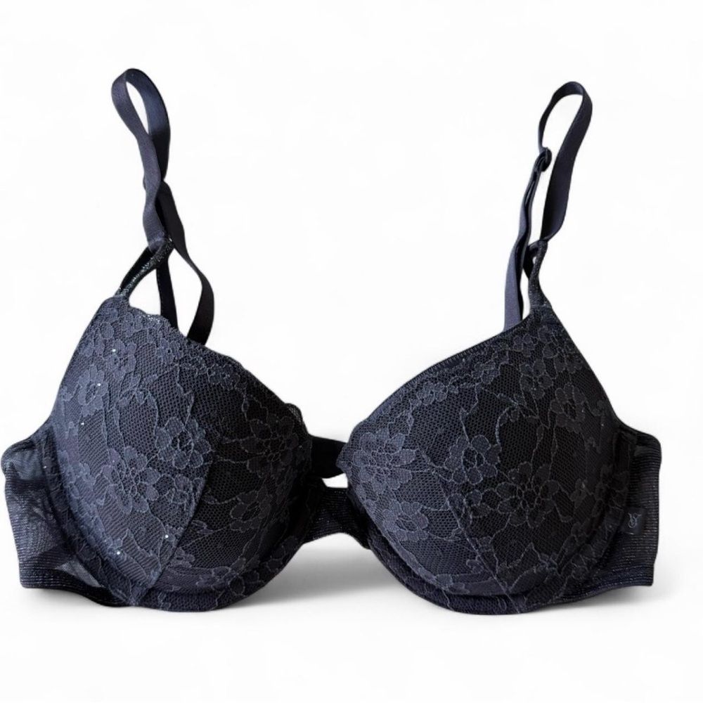 Victoria’s Secret Lace Demi Bra (32C)
